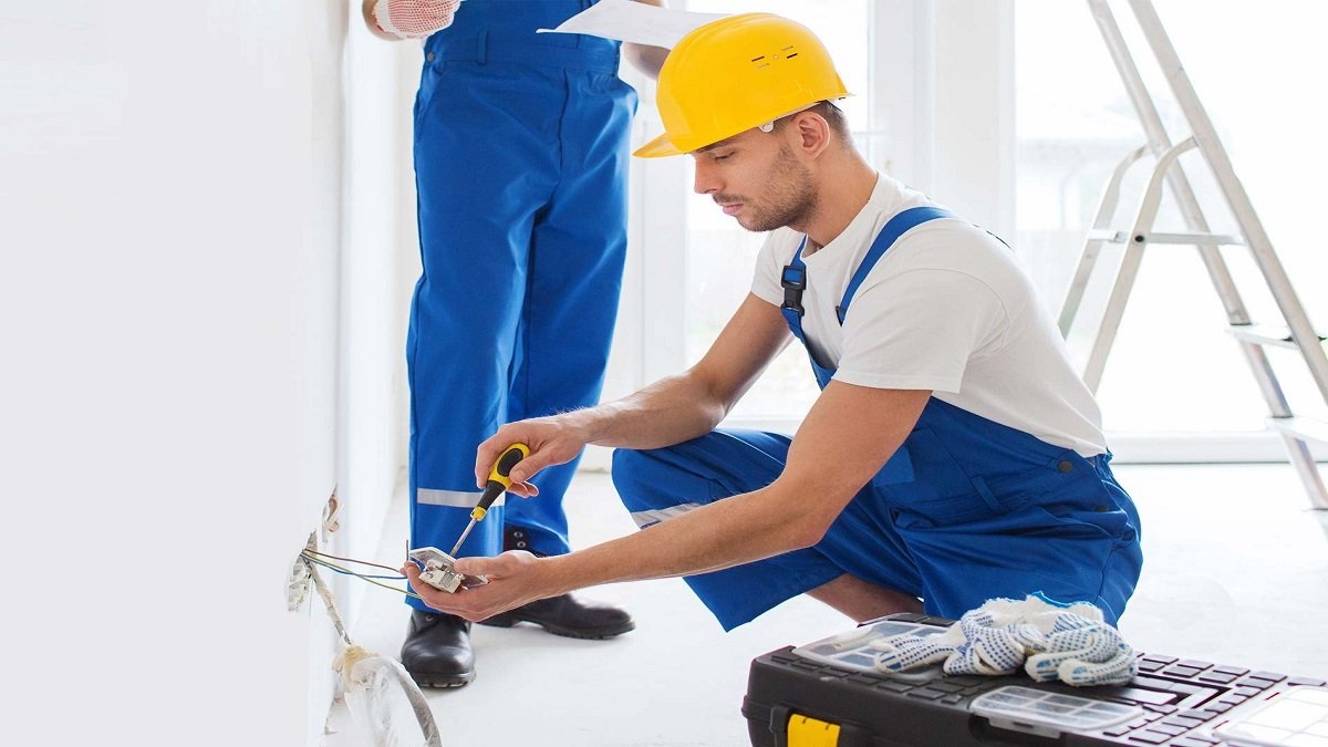 Top 5 Qualities to Look for in Electrical Contractors TX