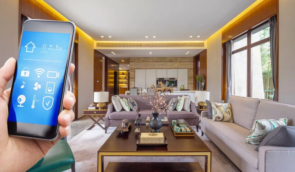 Modern smart home automation system for villa in Dubai with luxury design 2025