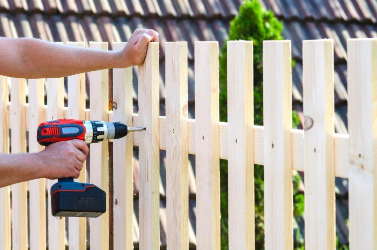 fencing services in southport